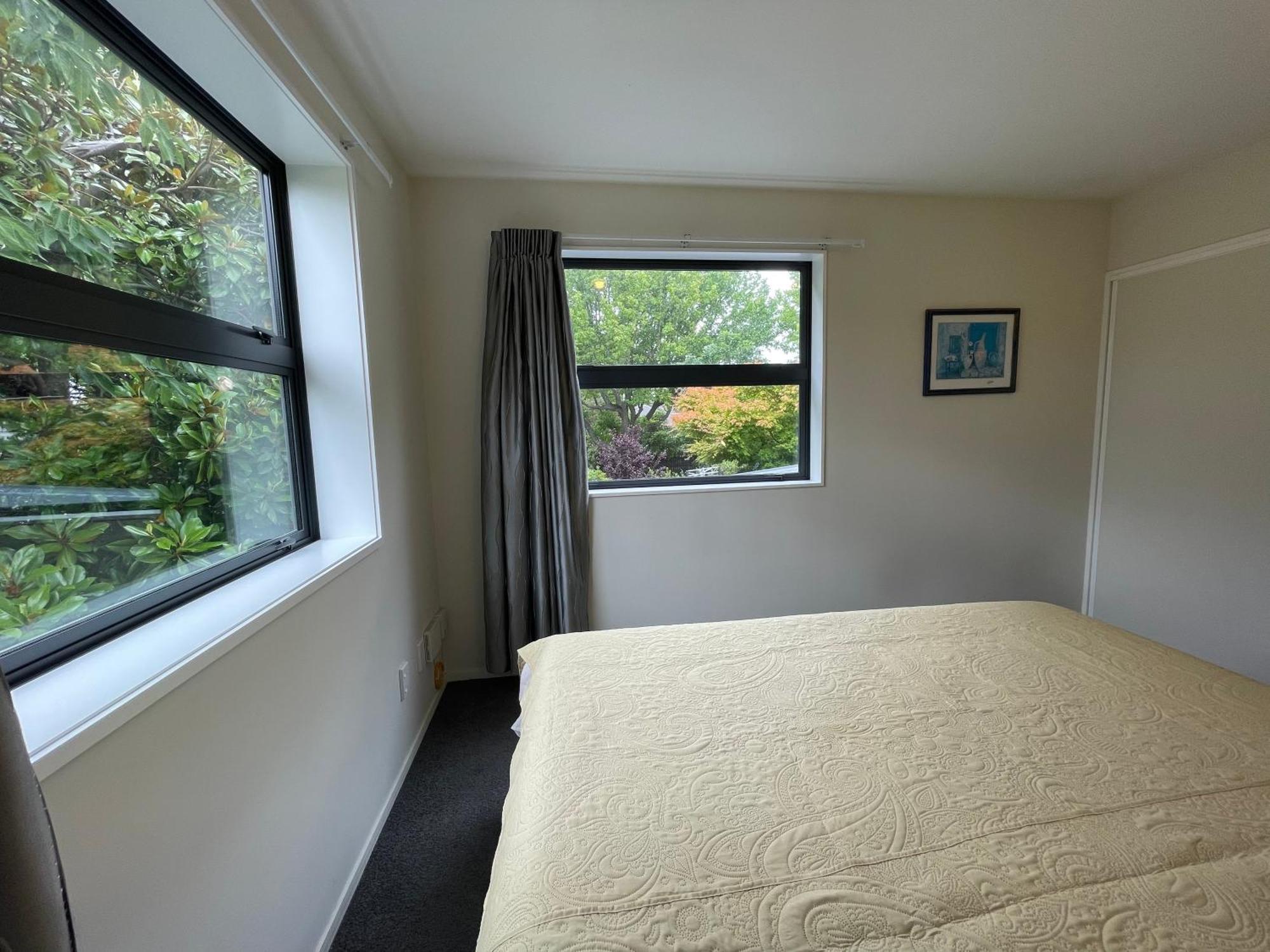דירות כרייסטצ'רץ' Quiet, New, Sunny Cnzhouse On Upstairs Near Cbd מראה חיצוני תמונה
